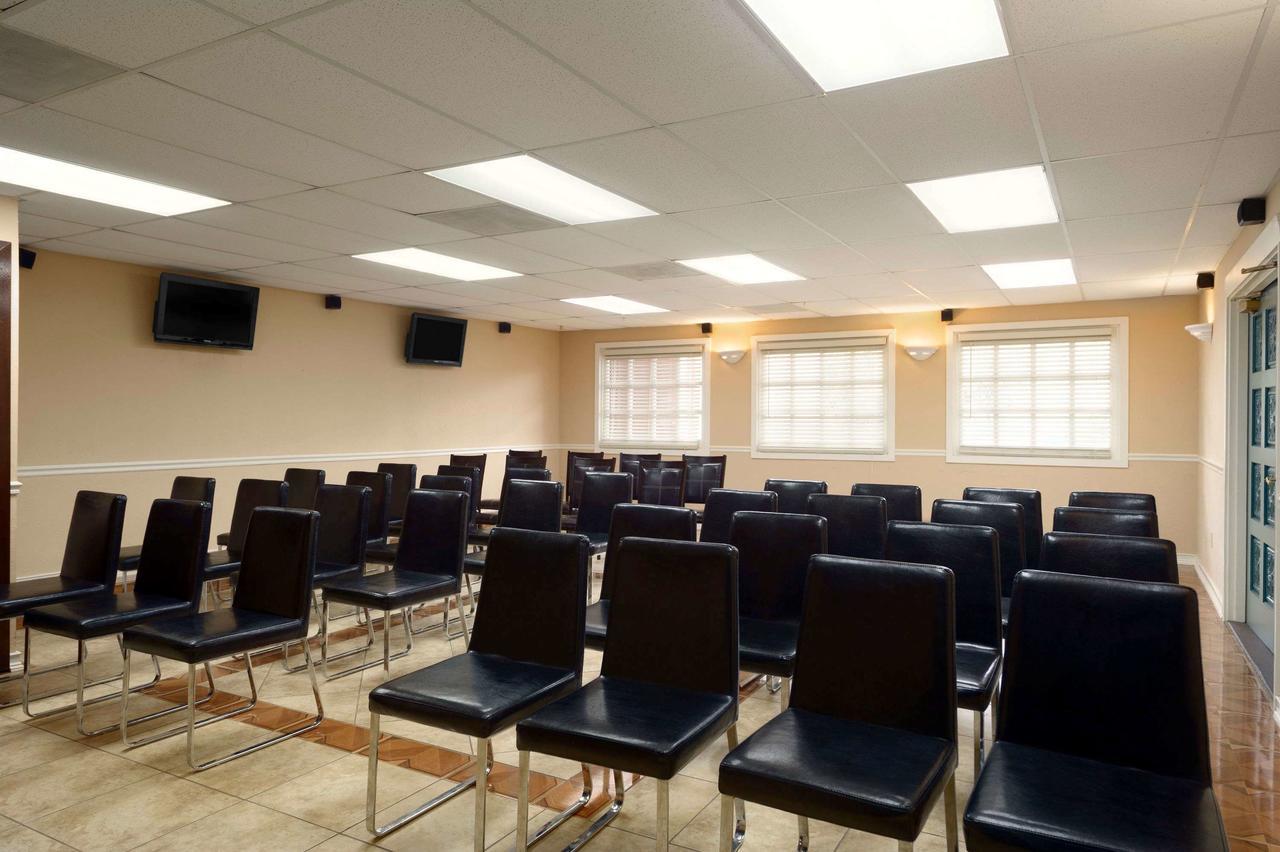 Ramada By Wyndham Kissimmee Downtown Hotel 외부 사진